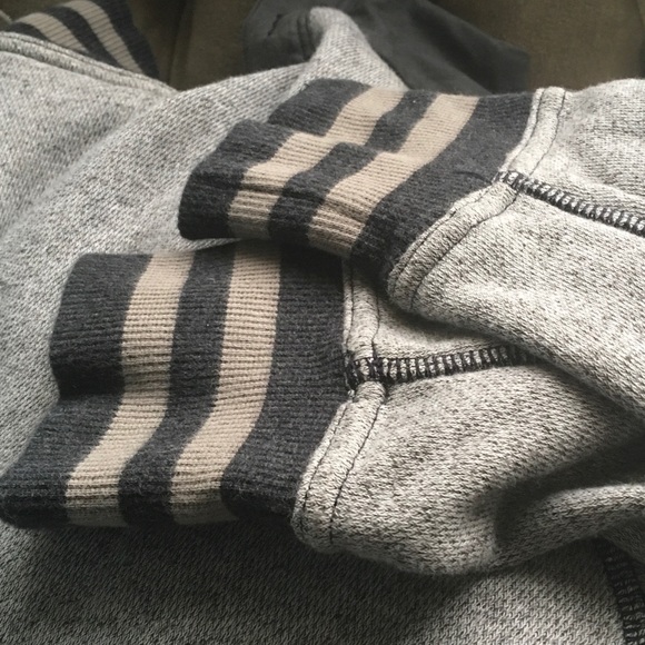 Men’s Lululemon sweater - Picture 5 of 8